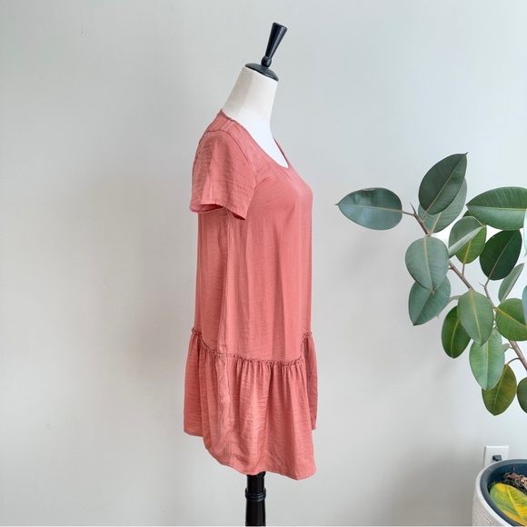 AERIE Dusty Rose Short Sleeve Drop Waist Ruffle Satin Dress Sz S - Picture 3 of 8